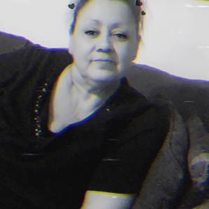 Meet your Posher, Adela